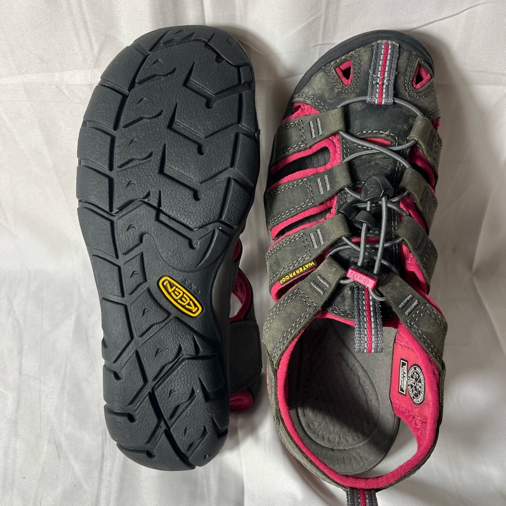 Keen Clearwater CNX Grey & Pink Sandals 6.5 - Picture 7 of 12
